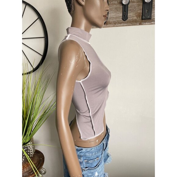 NWT Unbranded Sleeveless Asymmetrical Crop Top Size M - Picture 5 of 7